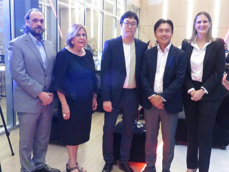 La familia de Corporación Jaar, altos ejecutivos de KIA, representantes del pueblo y gobierno de la República de Corea del Sur e Invitados especiales celebraron los 35 años de esta compañía hondureña.