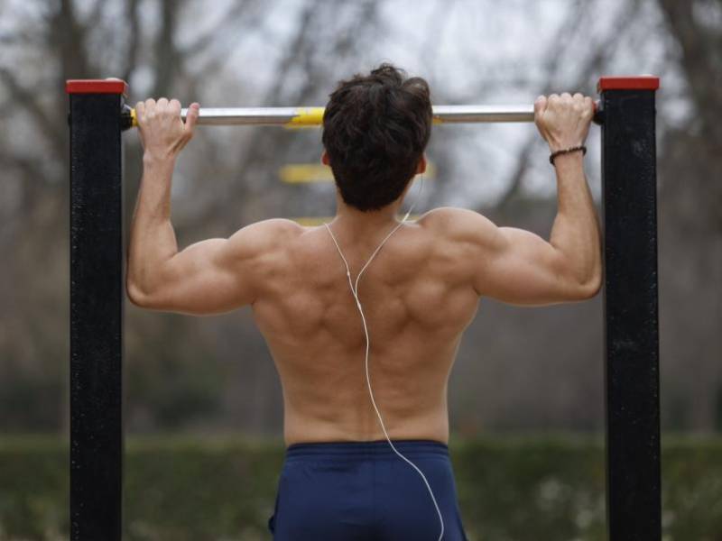 La actividad física mejora la función cerebral porque induce a la producción de sustancias neurotróficas (neurotrofinas), moléculas que regulan la proliferación y el desarrollo de las células del sistema nervioso, manteniendo una adecuada regeneración del tejido cerebral, explican los expertos.