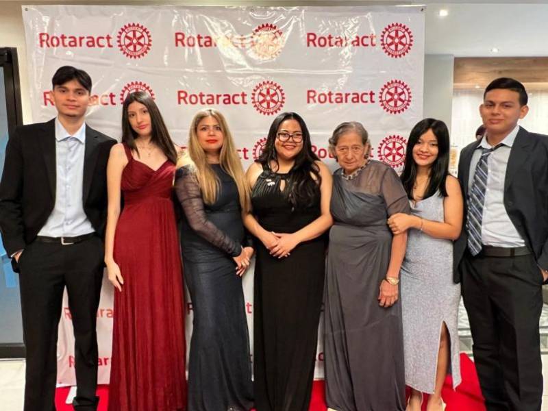 Javier Bográn, Ariana Bográn, Yohana Moreno, Yosselin Moreno, Amanda Pineda, Jazmín Moreno y Jeris Moreno.