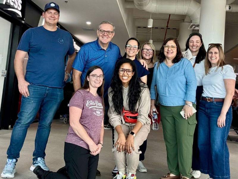 Las doctoras Alicia Cerrato y Anavel Chinchilla reciben a parte del equipo de la Universidad de Minnesota.