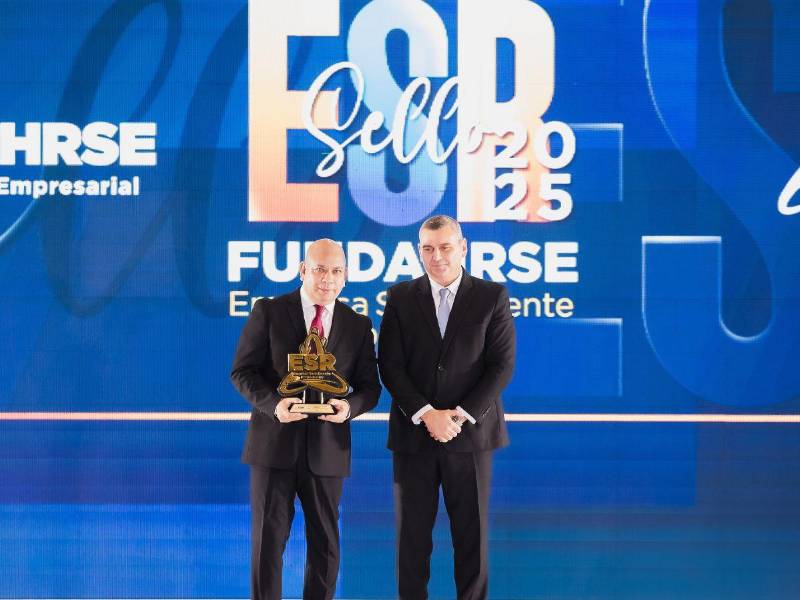 Nain Mejía, director General Grupo Elektra.