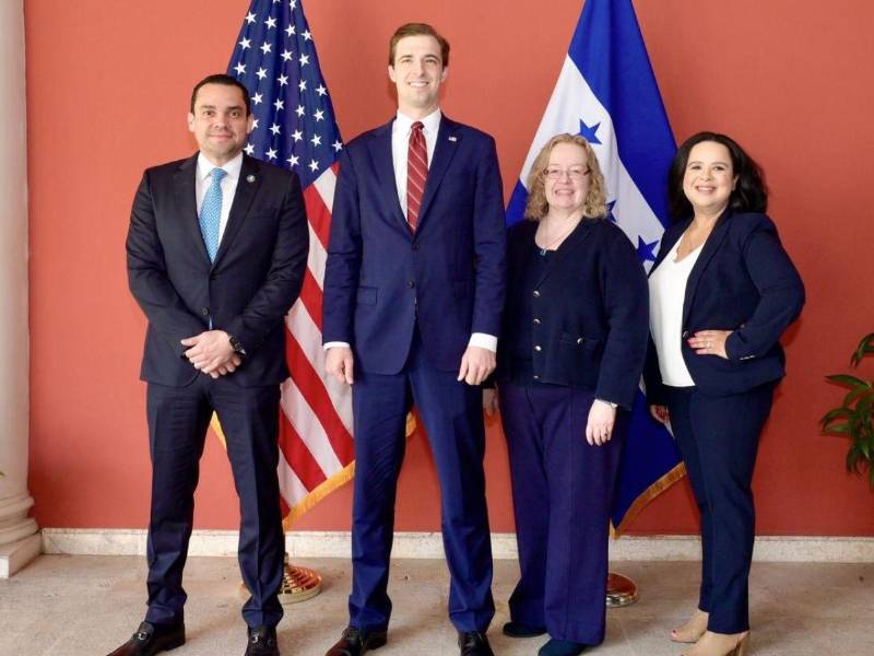 Caleb Orr y Tomás Zambrano abordan cooperación económica entre Honduras y EE UU.