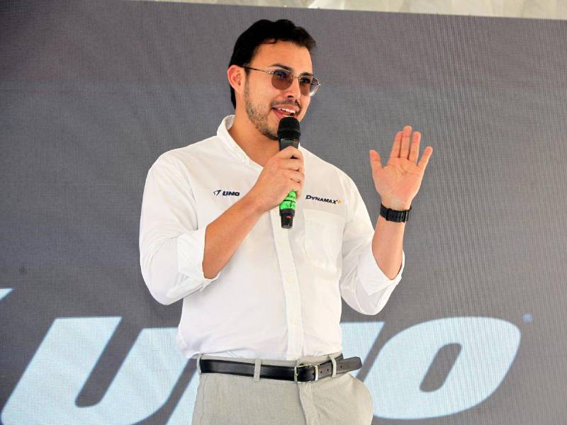 Eduardo Idiáquez, coordinador de Marca de Gasolineras UNO, durante su intervención sobre el impacto de la campaña solidaria impulsada por la empresa.