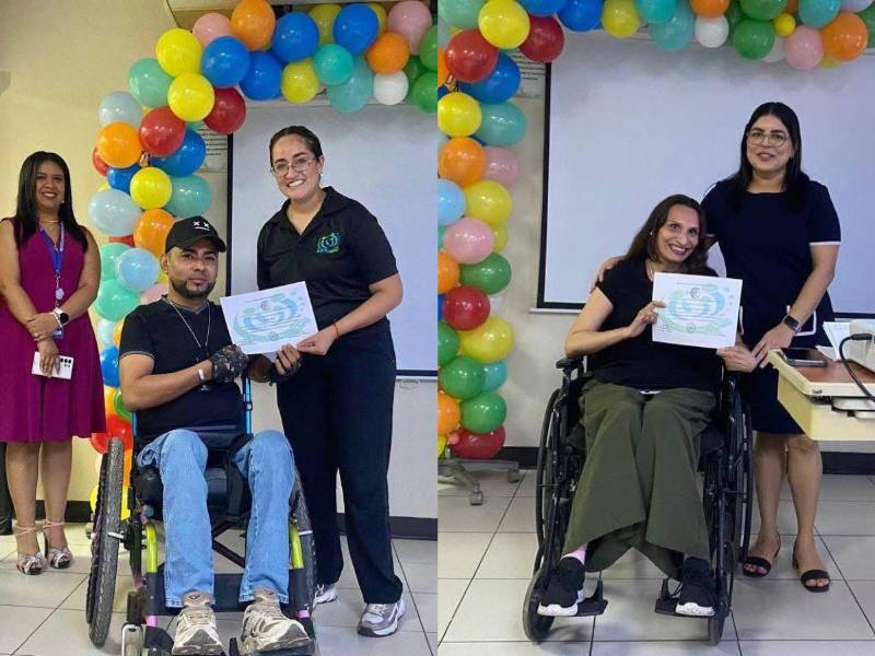 Felipe Díaz y Diosana Castillo reciben un diploma de reconocimiento de parte del IHSS.