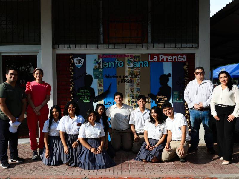 Alumnos del JTR elaboraron un mural para conmemorar la visita de Mente Sana.