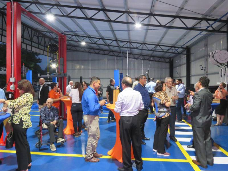 Así se vivió el evento de inauguración de Quick Lane Fleet &amp; Truck Center, con todos los invitados.