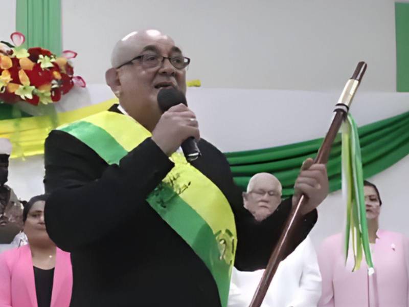 Juramentación del alcalde Gustavo Mejía.