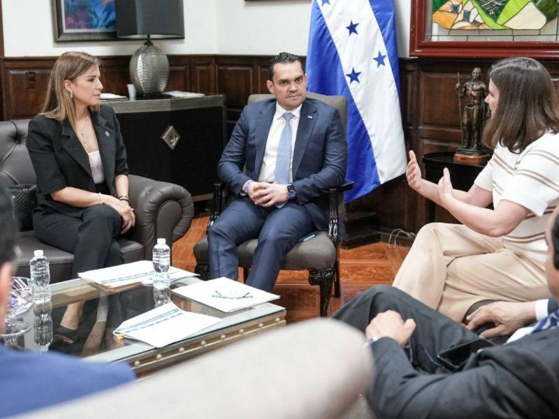 Congreso Nacional y BID dialogan sobre cooperación para Honduras.