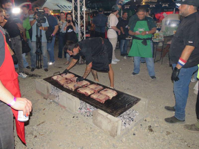 Supermercados Colonial lleva a cabo la 8va edición del Master Grilling, con chef internacional