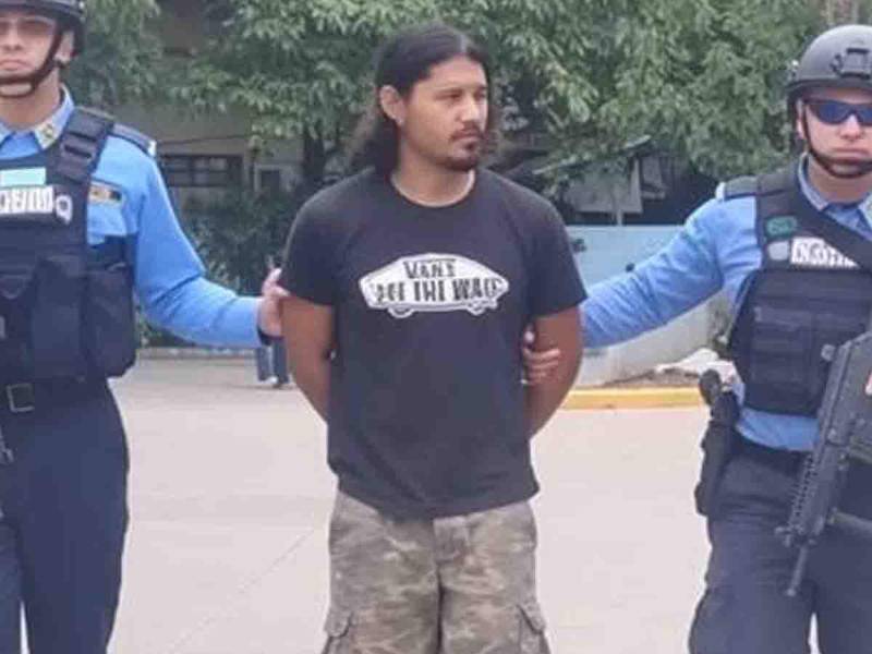 <b>Jhoel Salomón Pineda García</b>, alias “<b>Peludo</b>”, fue presentado por la Policía.