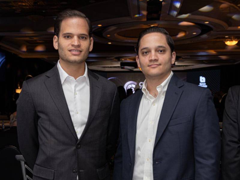 Invitados especiales y líderes de opinión participaron en la jornada de reflexión económica promovida por Banco Atlántida.