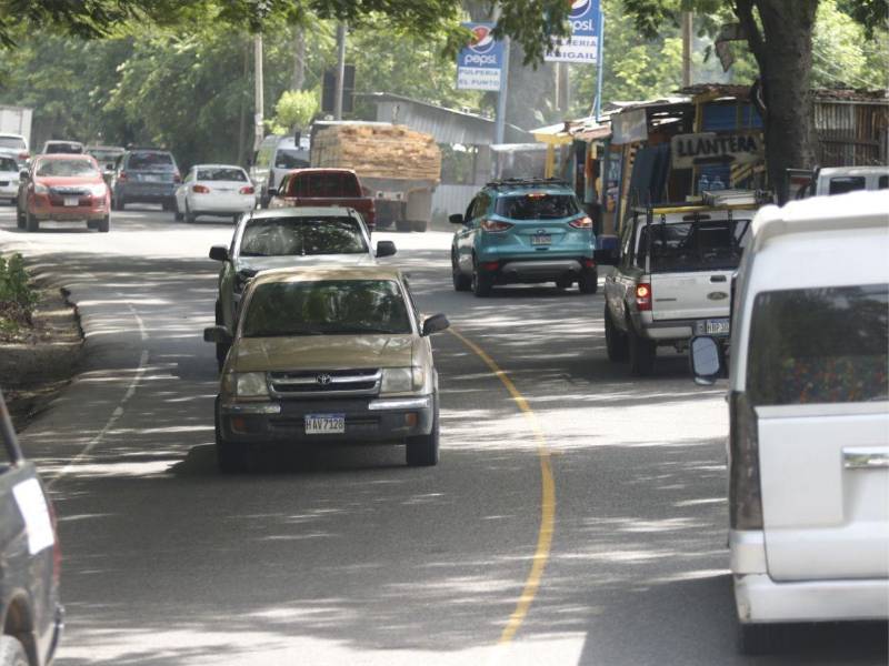 El parque vehicular de Honduras está conformado por 3,924,008 unidades. De ese total, 1,897,100 corresponden a carros y 2,026,908 a motocicletas.
