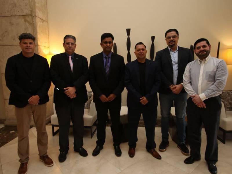 Una delegación arribó a Honduras para sostener encuentros con autoridades y empresarios nacionales.