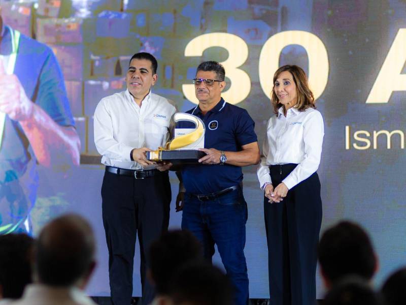 Diunsa celebra 50 años reconociendo a quienes hacen posible su historia