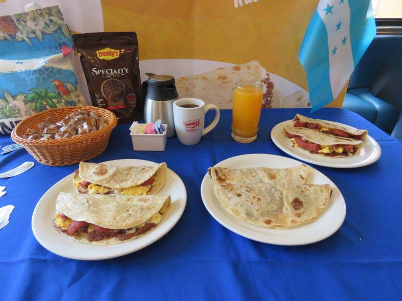 Presentando las nuevas Denny’s Baleadas: el clásico platillo catracho ya disponible