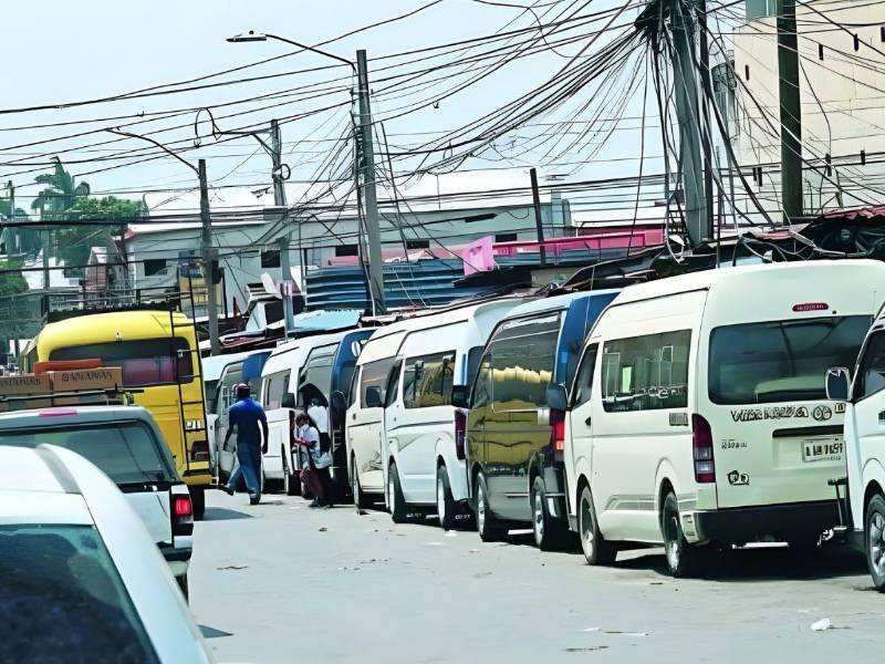 Buses de la ruta 1 en San Pedro Sula, Cortés.