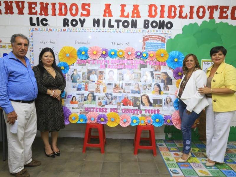 Los destacados profesionales del Periodismo: Arnulfo Aguilar, Lisseth García, Marlyn Rivera y Yanina Romero.