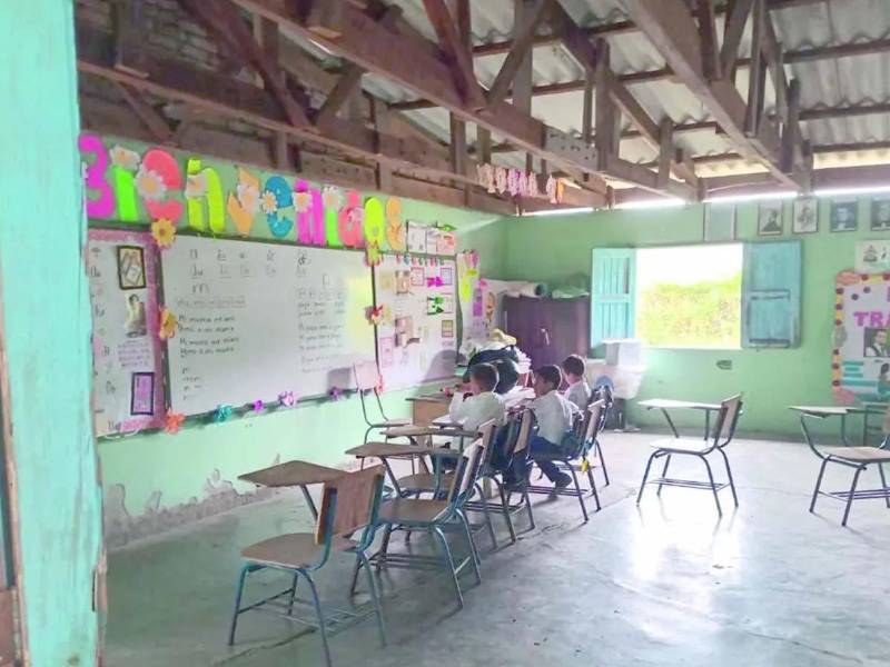 La ministra de Educación informó que 3,714 centros escolares del país requieren intervención inmediata en su infraestructura.