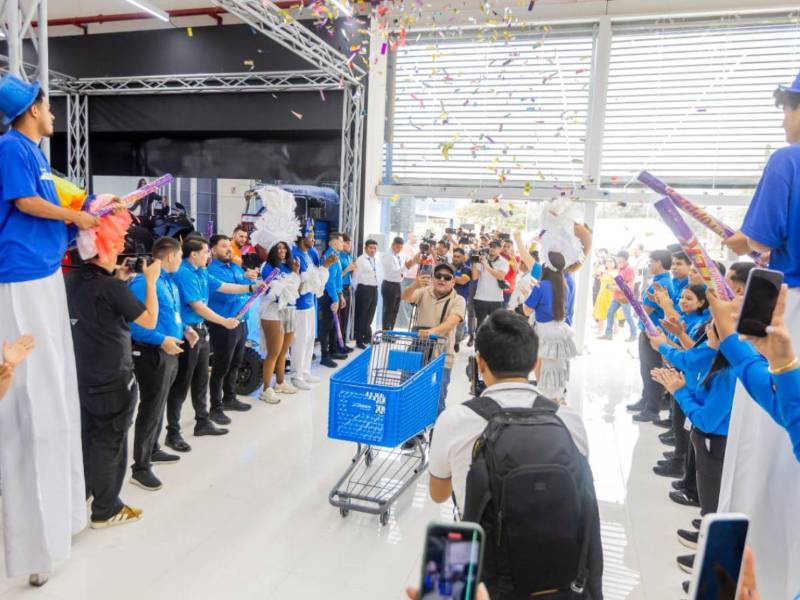 Villanueva da la bienvenida a la nueva tienda Diunsa, una inversión para el desarrollo local