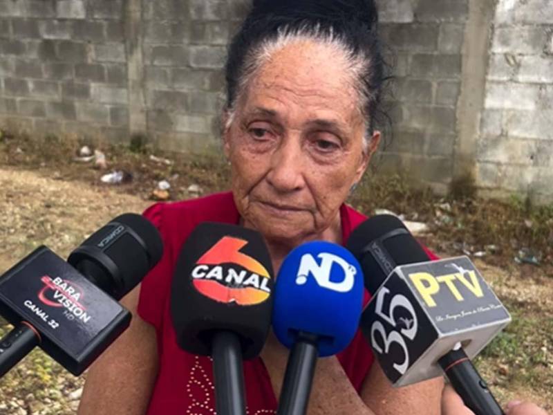 Victoria del Carmen Erazo relató el dolor que enfrenta tras la muerte de su hijo Mario Roberto Escobar y pidió justicia por el hecho ocurrido en el barrio San Isidro, en Puerto Cortés.