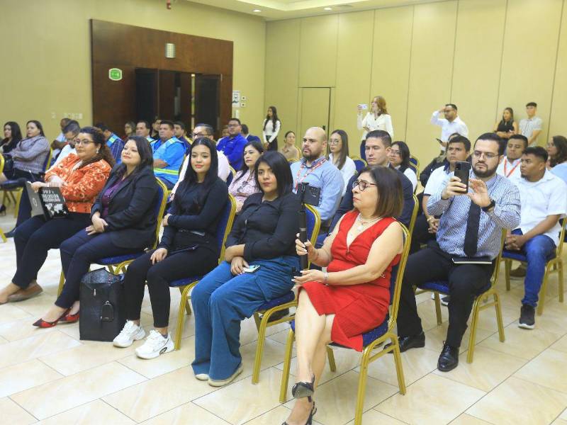 Aliados estrátegicos y medios asistieron a la conferencia de prensa realizada para lanzar la Expo Logística Honduras 2025.