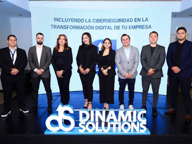 El equipo de Dinamic Solution y Devel Group durante la conferencia brindada a equipos de TI de importantes empresas de la zona norte de Honduras.