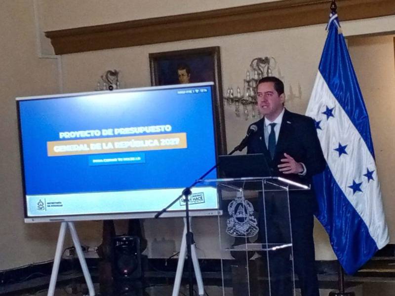 Conferencia del ministro de Finanzas, Emilio Hernández Hércules.