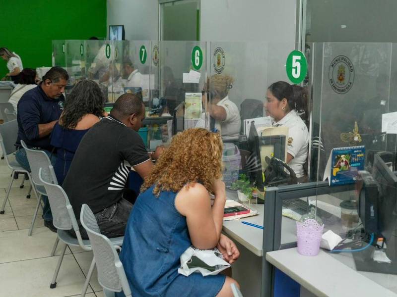 Las oficinas está situadas en el centro comercial Galerias del Valle para poder hacer los trámites de manera personal.