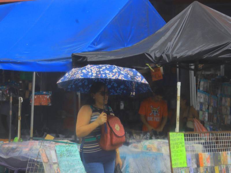 Hoy fue un día lluvioso en la capital industrial y seguirá el clima con chubascos el último día del año y el primero del 2026.