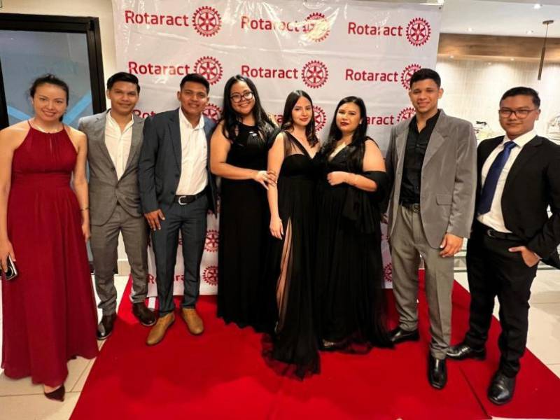 Belinda Galo, Gabriel Chávez, Javier Rikelmer, Yosselin Moreno, Nelsy Castellanos, Gabriela Chávez, Anthony Castellanos y Emanuel Chávez.