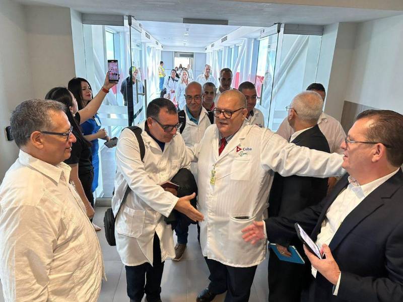 Llegada de los médicos cubanos a Honduras.