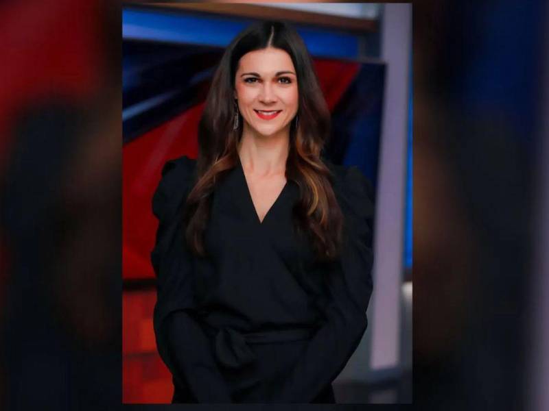 La comunidad periodística y deportiva se encuentra conmocionada tras la muerte de la reconocida presentadora y reportera deportiva Christina Chambers, quien fue hallada sin vida junto a su esposo dentro de su vivienda el pasado 17 de diciembre en Hoover, Alabama. Su caso aún permanece rodeado de interrogantes.