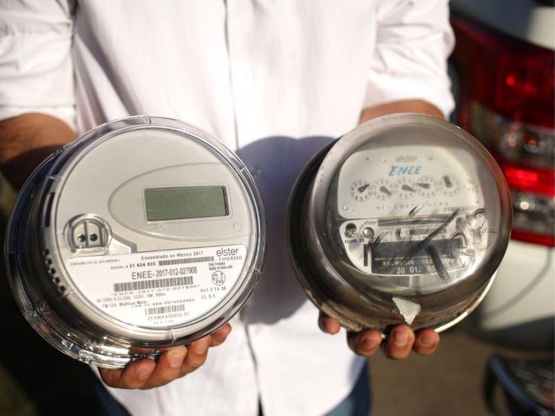 Antes de la creación del Programa Nacional de Reducción de Pérdidas (PNRP), a finales de 2022, la Enee tenía un déficit de más de 500,000 contadores pendientes de instalación en el país.