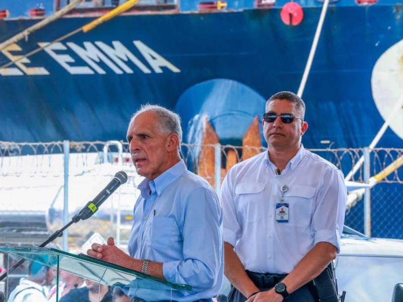El presidente Nasry Asfura participó en la conmemoración del 60 aniversario de la Empresa Nacional Portuaria, donde destacó el papel estratégico de Puerto Cortés.El presidente Nasry Asfura participó en la conmemoración del 60 aniversario de la Empresa Nacional Portuaria, donde destacó el papel estratégico de Puerto Cortés.