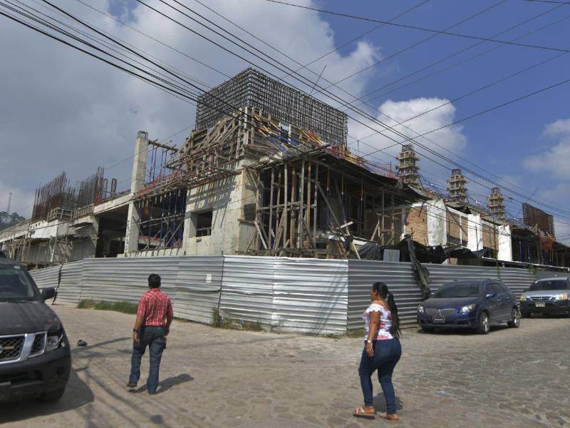 La constructora española Taller de Arquitectura Sánchez Horneros (TASH) emitió un comunicado exigiendo la rectificación y retiro de reportajes de investigación sobre proyectos hospitalarios en Honduras.