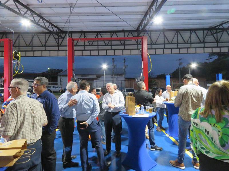 Así se vivió el evento de inauguración de Quick Lane Fleet &amp; Truck Center, con todos los invitados.