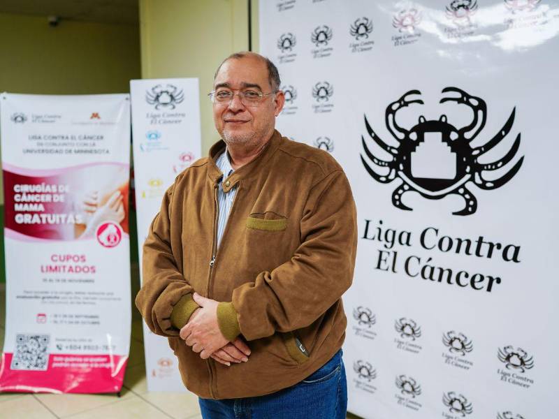 El doctor Óscar Herrera, director médico de la Liga Contra el Cáncer.