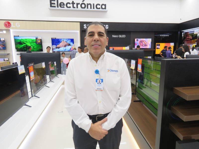 Villanueva da la bienvenida a la nueva tienda Diunsa, una inversión para el desarrollo local