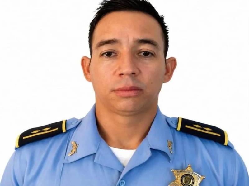 Foto en vida del oficial de la Policía Nacional Adán Emanuel Rodríguez.