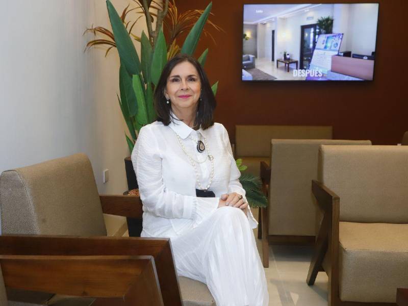 La arquitecta Ana Isabel Correa, estuvo a cargo del diseño de las nuevas salas de velación.