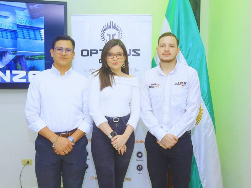 Equipo de UTH durante el desarrollo del evento que sella una alianza más entre el sector salud y educación.