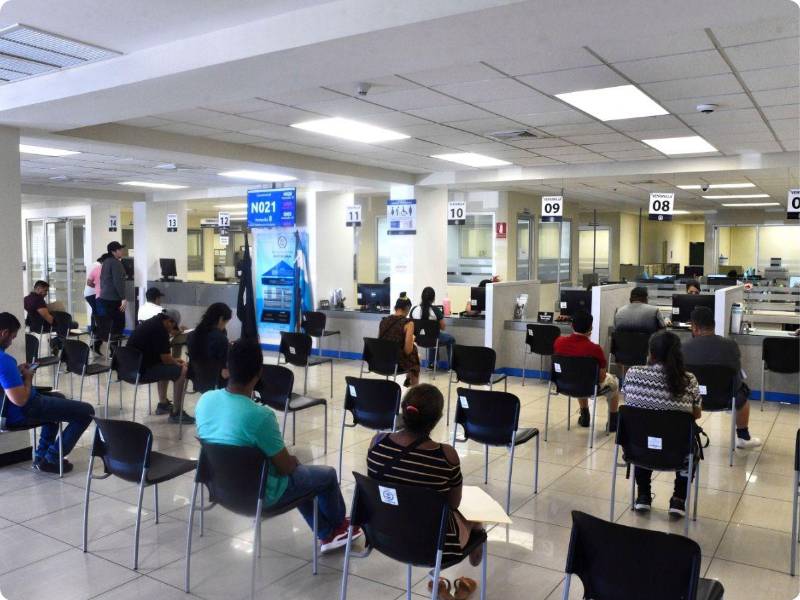 Oficina del SAR en San Pedro Sula recibe más de 500 contribuyentes al día.