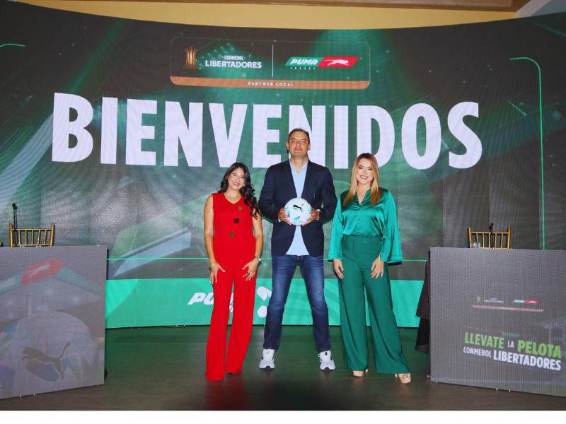 Paola Padilla, Jacobo Hernández y Erika Williams, durante el evento de lanzamiento.