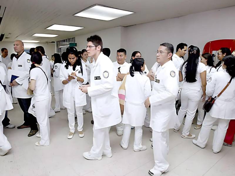 CMH convocó asamblea y plantea demandas del sector salud.