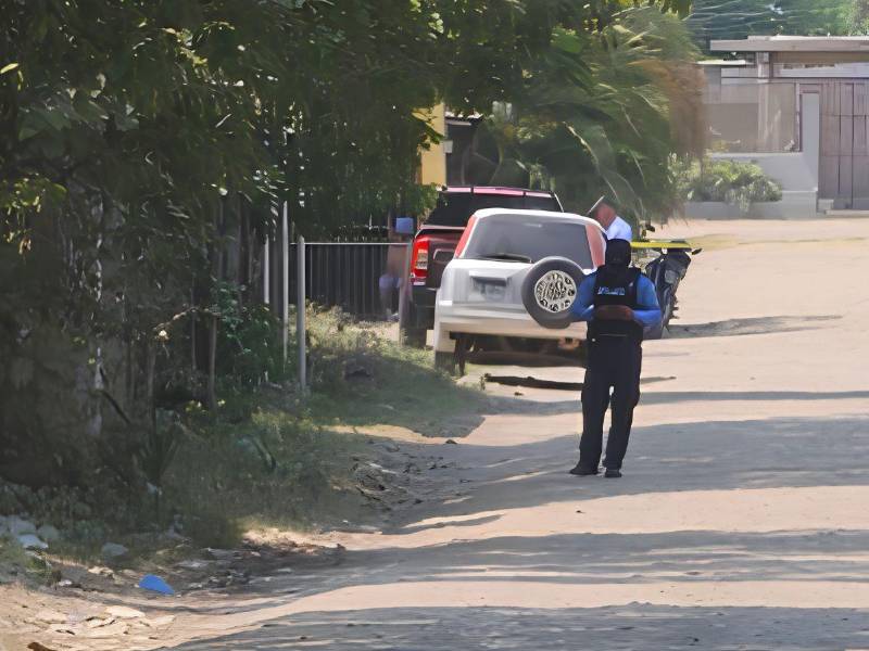 Encuentran cadáver atado a un poste en Villanueva.