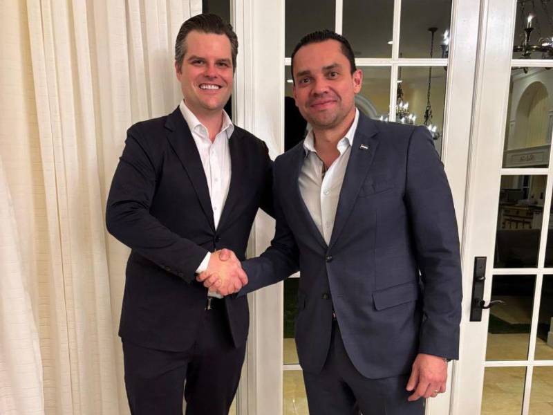 Tomás Zambrano, presidente del Congreso Nacional de Honduras, y el excongresista republicano estadounidense Matt Gaetz.