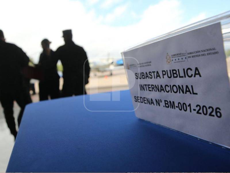 Las autoridades aseguran que el proceso se desarrolla bajo mecanismos públicos y transparentes. En la imagen, el recipiente donde se depositarán las ofertas de las empresas interesadas.