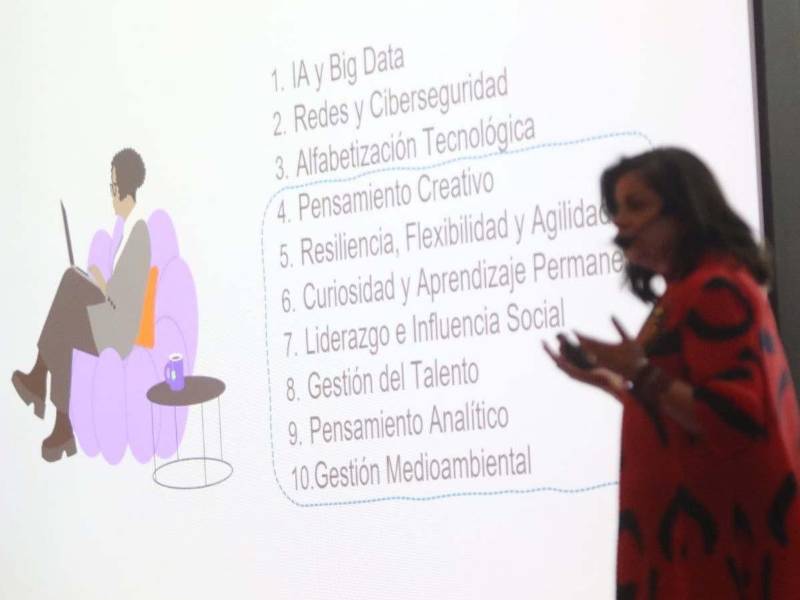 Empresarios y líderes de distintos sectores participaron en la gala de reconocimiento que destacó su trayectoria, liderazgo y aporte al desarrollo económico de Honduras.