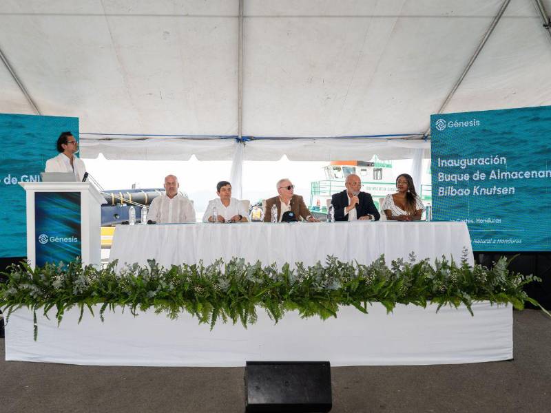 Philip Souyries, Edgar Soviano, Carlos Bueso, Martín Azcárate y Kay Bodden, durante los actos protocolarios.