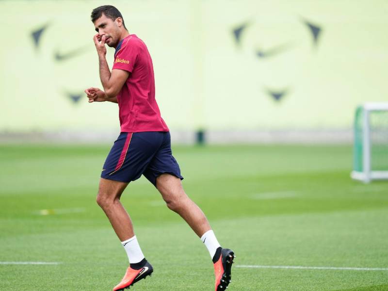 El volante Rodri podría debutar este día con el Barcelona por la segunda fecha. Foto EFE.